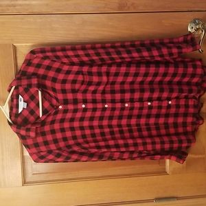 Old Navy buffalo plaid classic button-down shirt